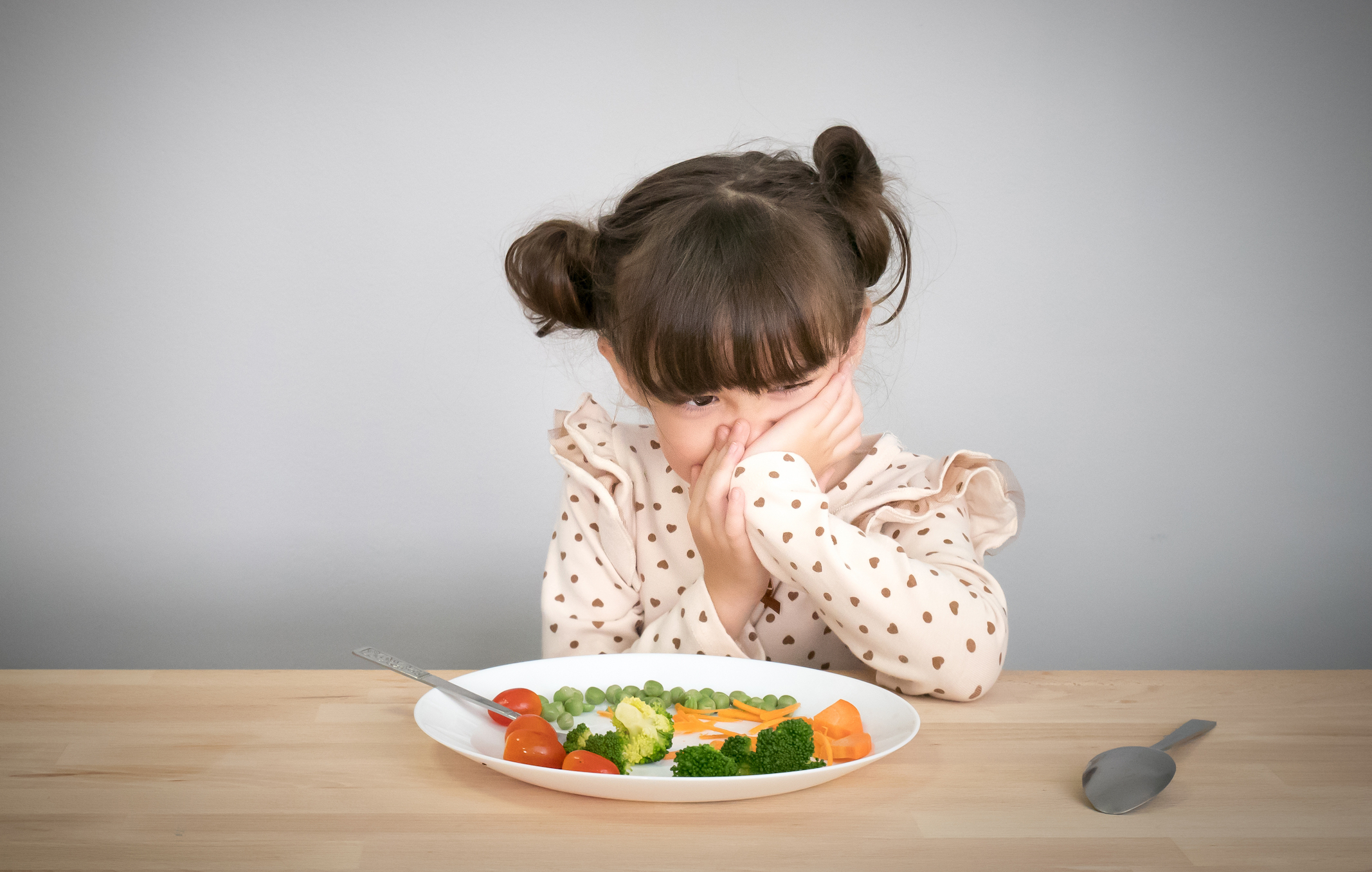 Pressuring picky eaters is counterproductive, study finds
