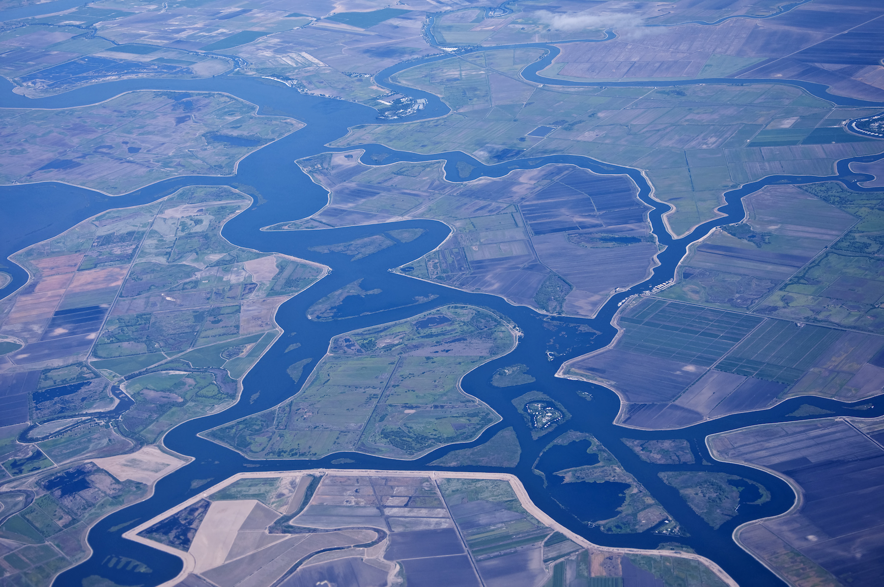 Despite health risks, herbicide Roundup used in California river