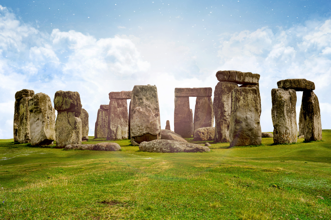 Cremated remains provide clues into who built Stonehenge