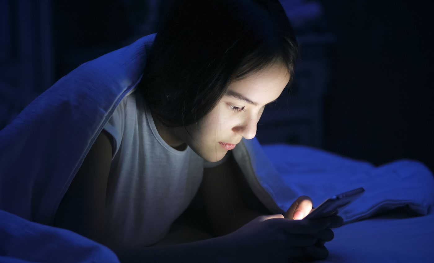 Teens are losing sleep due to smartphones and social media