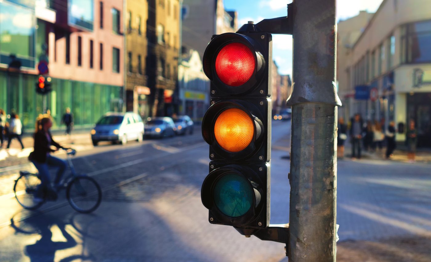 Cars equipped with virtual stop lights could slash commute times
