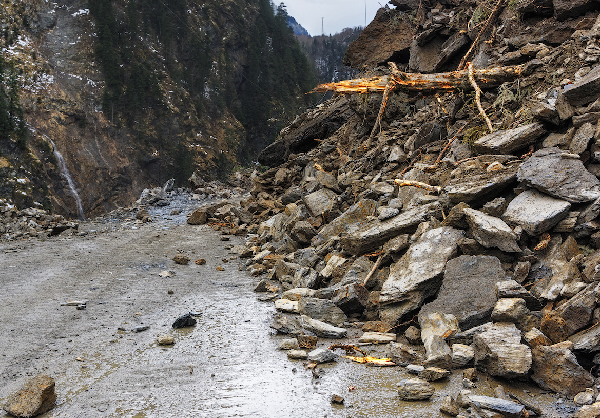 Rockfalls can create more powerful explosions than many bombs