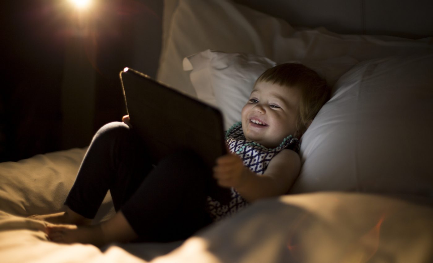Smartphones and other devices are causing sleep deprivation in kids
