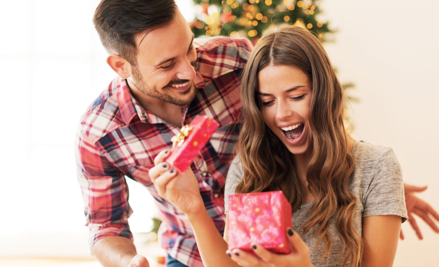 Giving to others brings more joy than receiving, study confirms