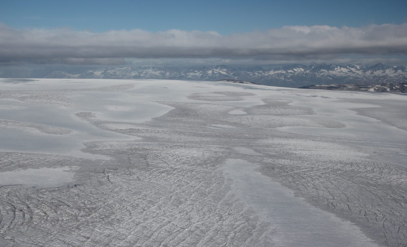 Changes in snowline elevation dictate the pace of Greenland ice melt