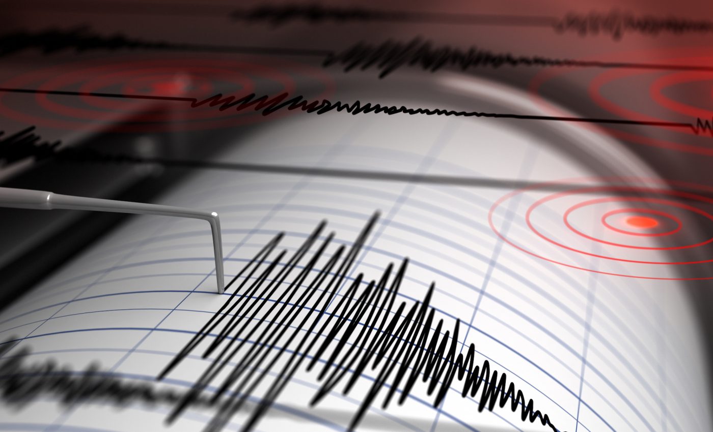Sensors that measure local gravity can be used to detect earthquakes