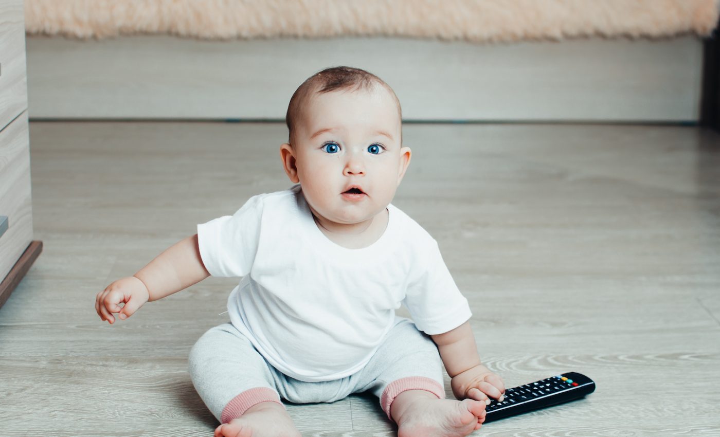 Babies know the difference between laughing friends and strangers