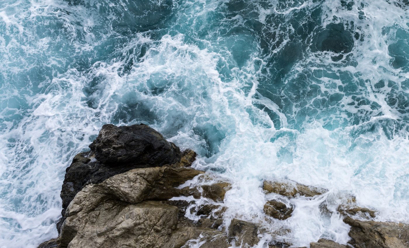 Scientists create hydrogen fuel using solar power and seawater