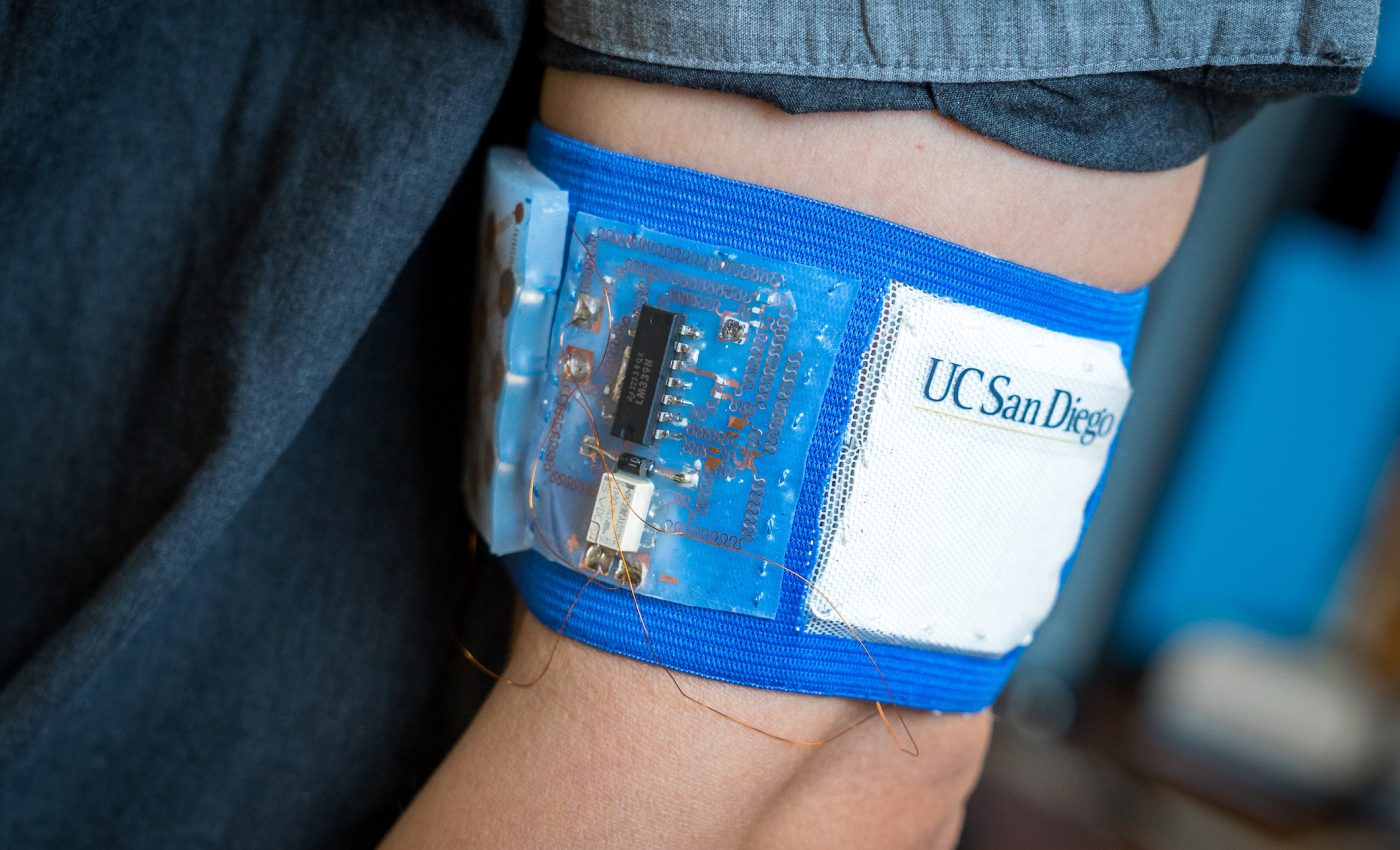 Wearable smart clothing patch can provide personal heating and cooling