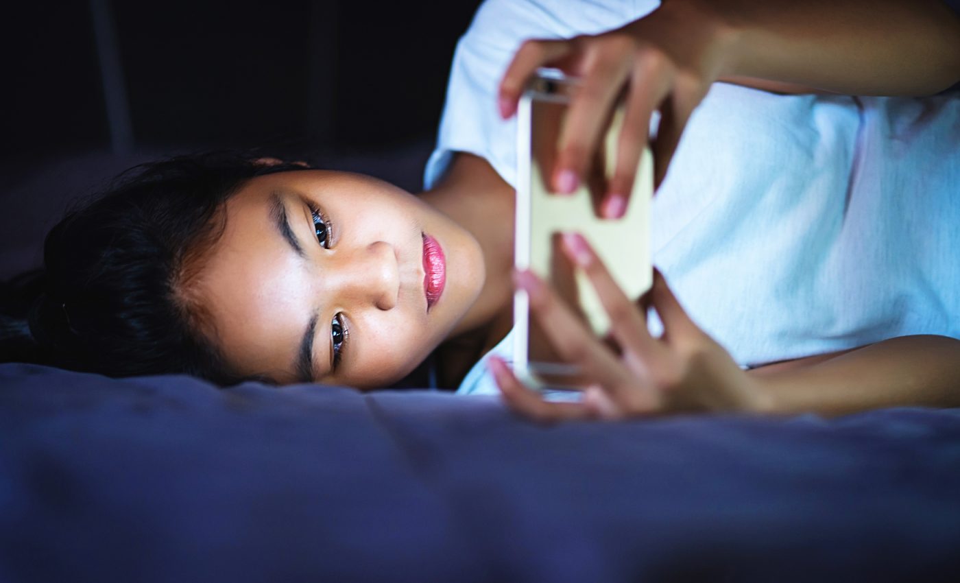 Limiting screen time can quickly reverse sleep problems in teens