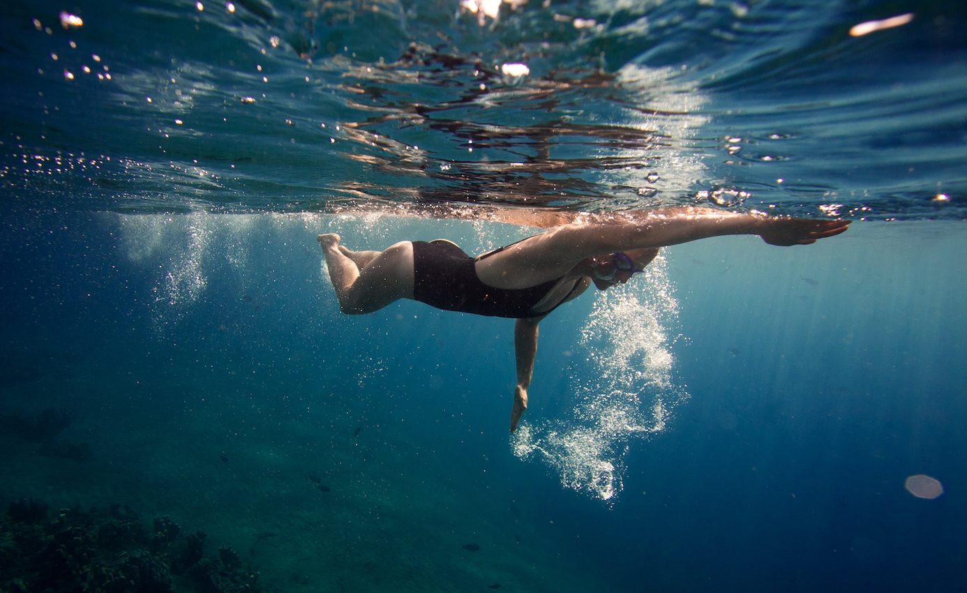 Swimming in the ocean changes the bacteria on your skin