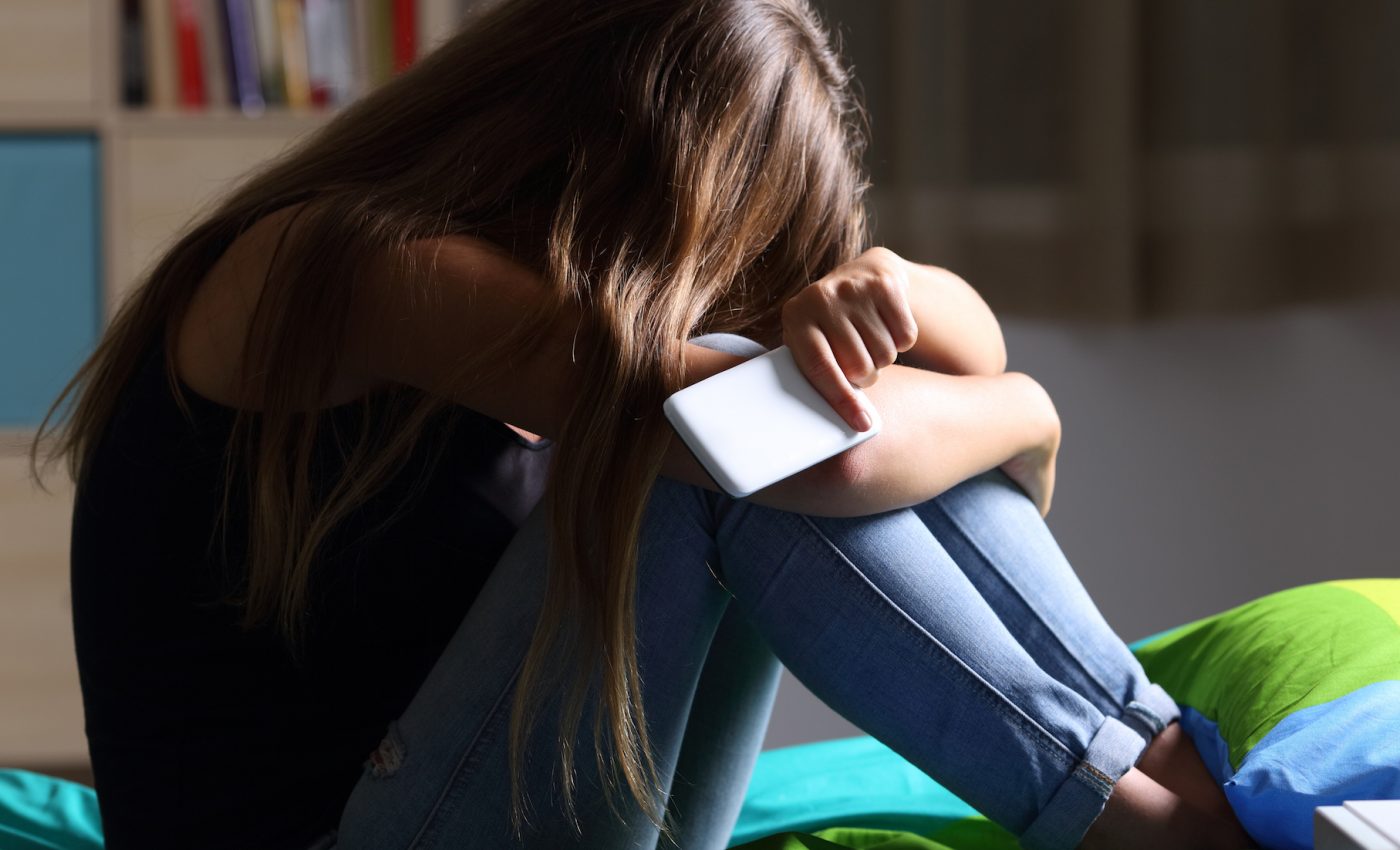 Social media and tv linked to higher risk of depression in teens