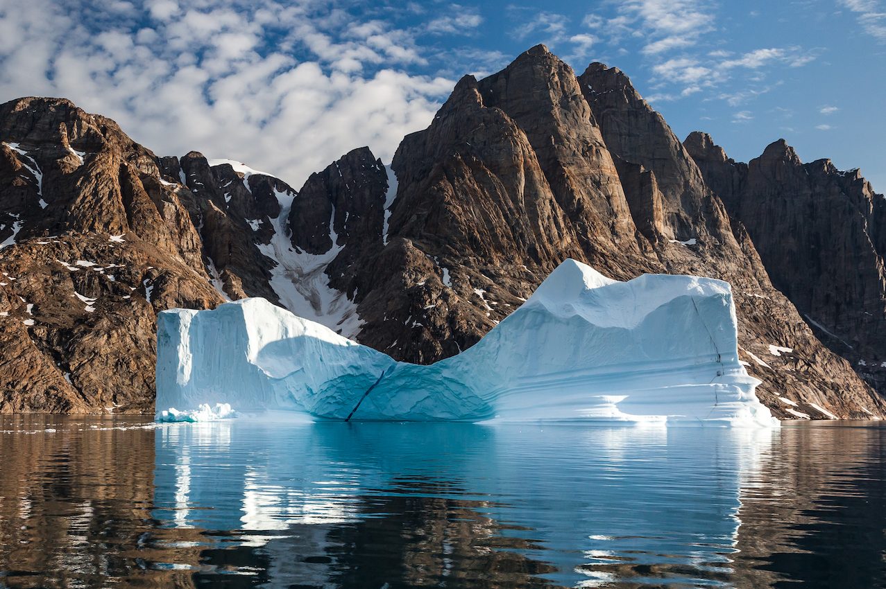 Greenland on track to lose 440 billion tons of ice from summer melting