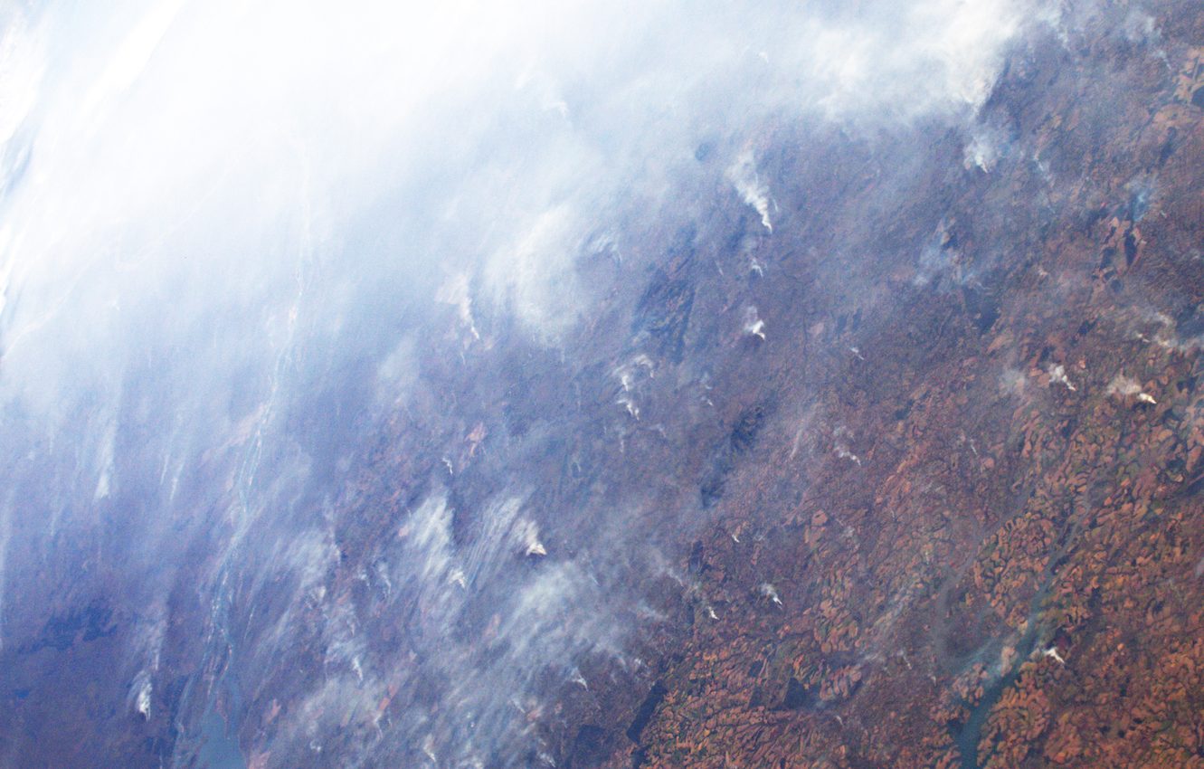 Bolsonaro puts politics over financial aid to fight Amazon fires