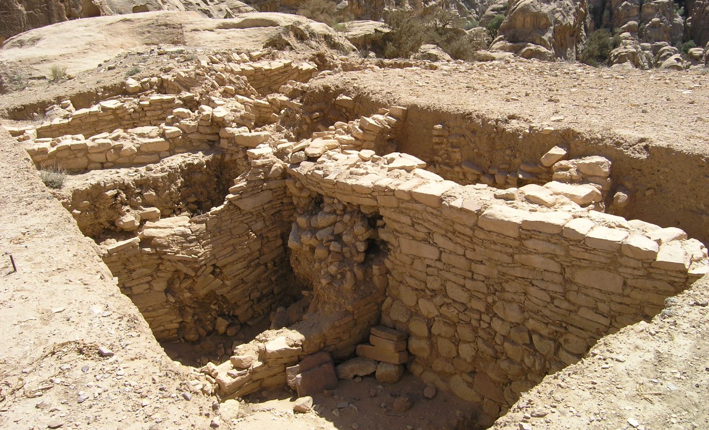 Burial site provides clues into the social structures of early human communities