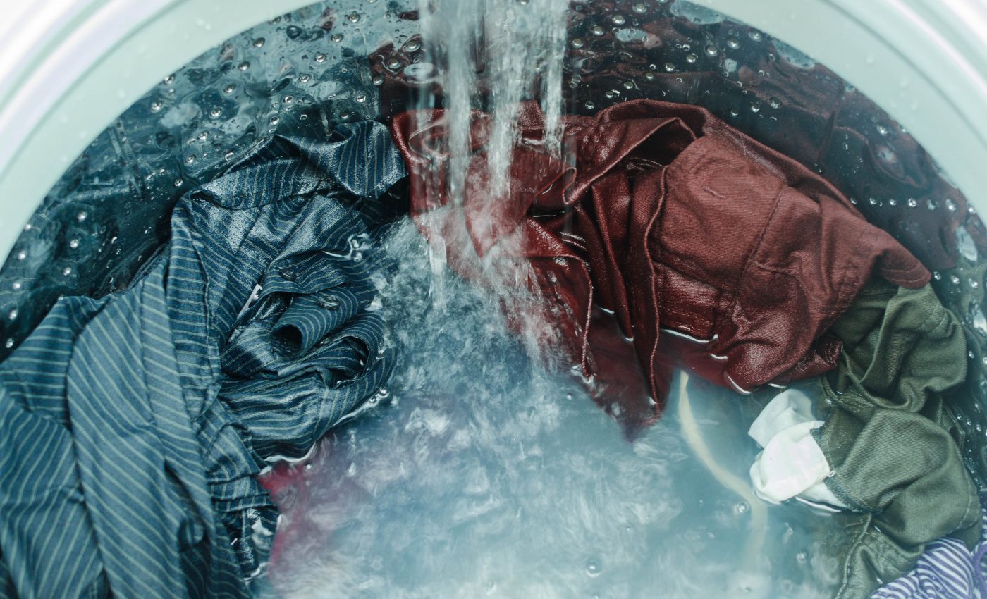 Clothes in delicate wash cycle release hundreds of thousands more microfibers