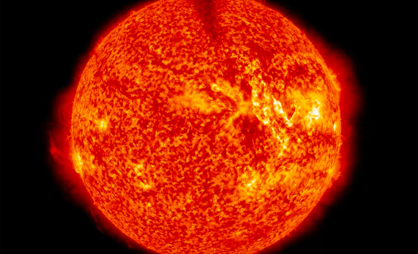 "Canyon of fire" solar eruption extended more than 60,000 miles