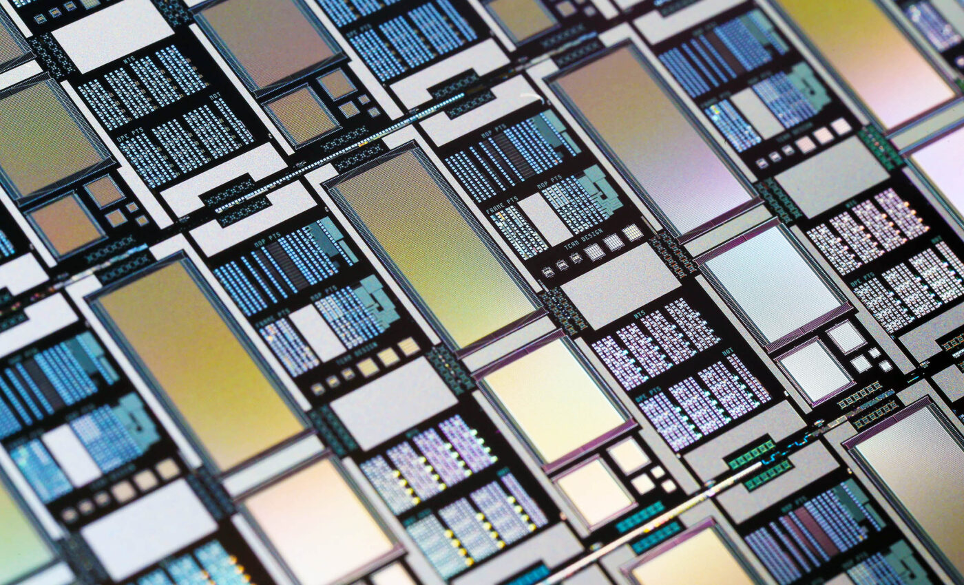 Memristors and analog computing take scientists back to the future