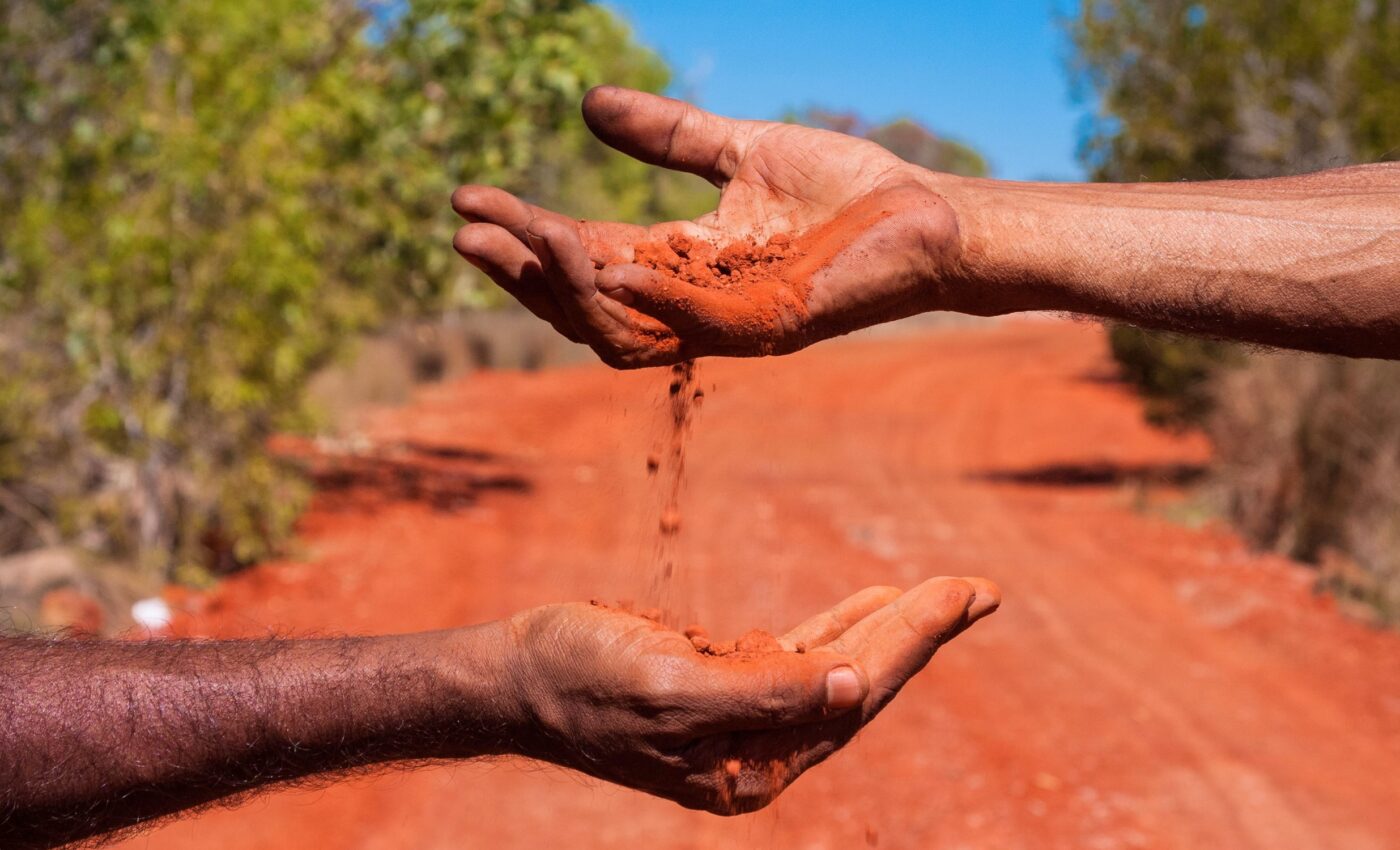 Australia's warming climate transforms soil into a carbon emitter