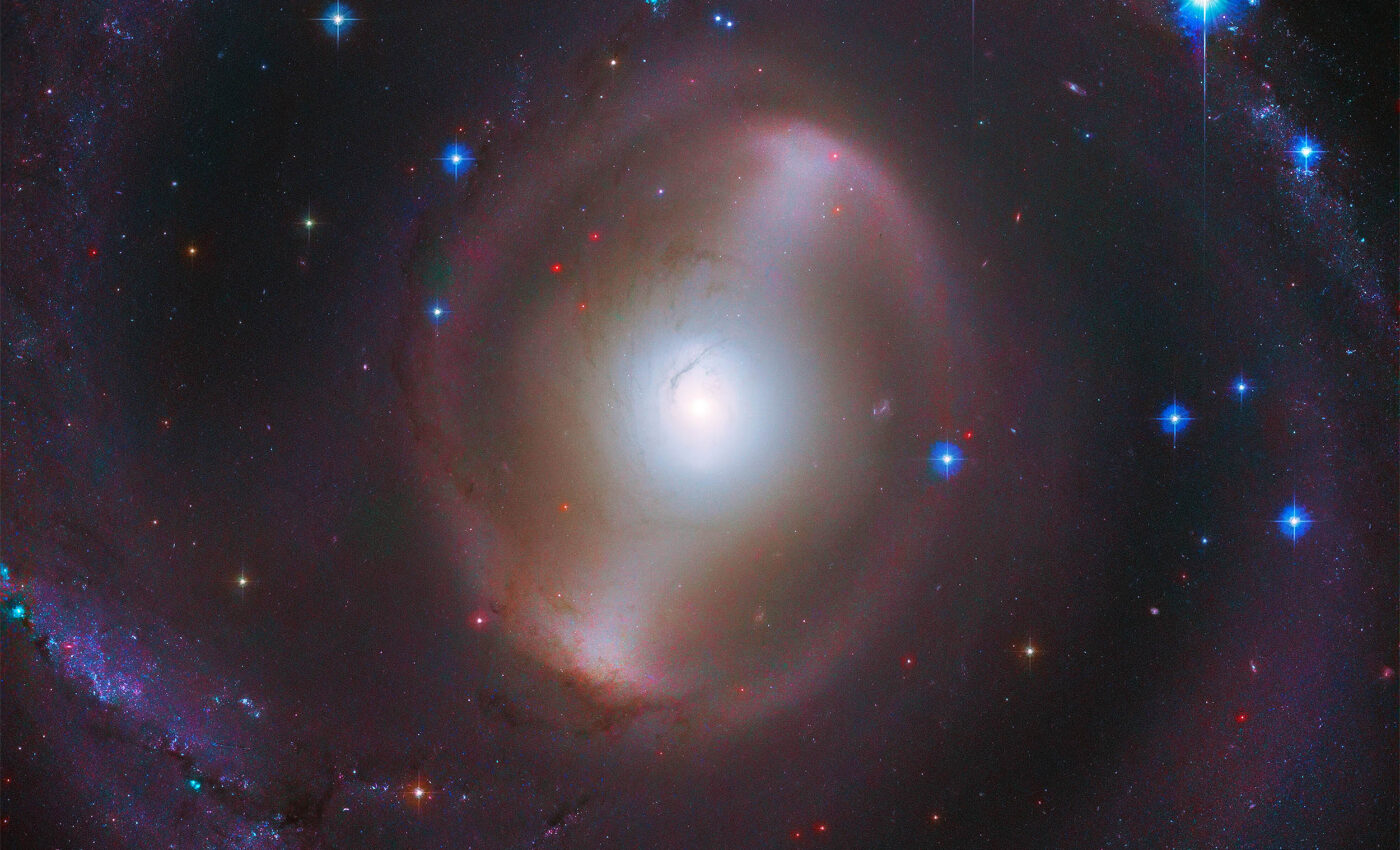 Hubble captures another cosmic masterpiece in galaxy NGC 2217