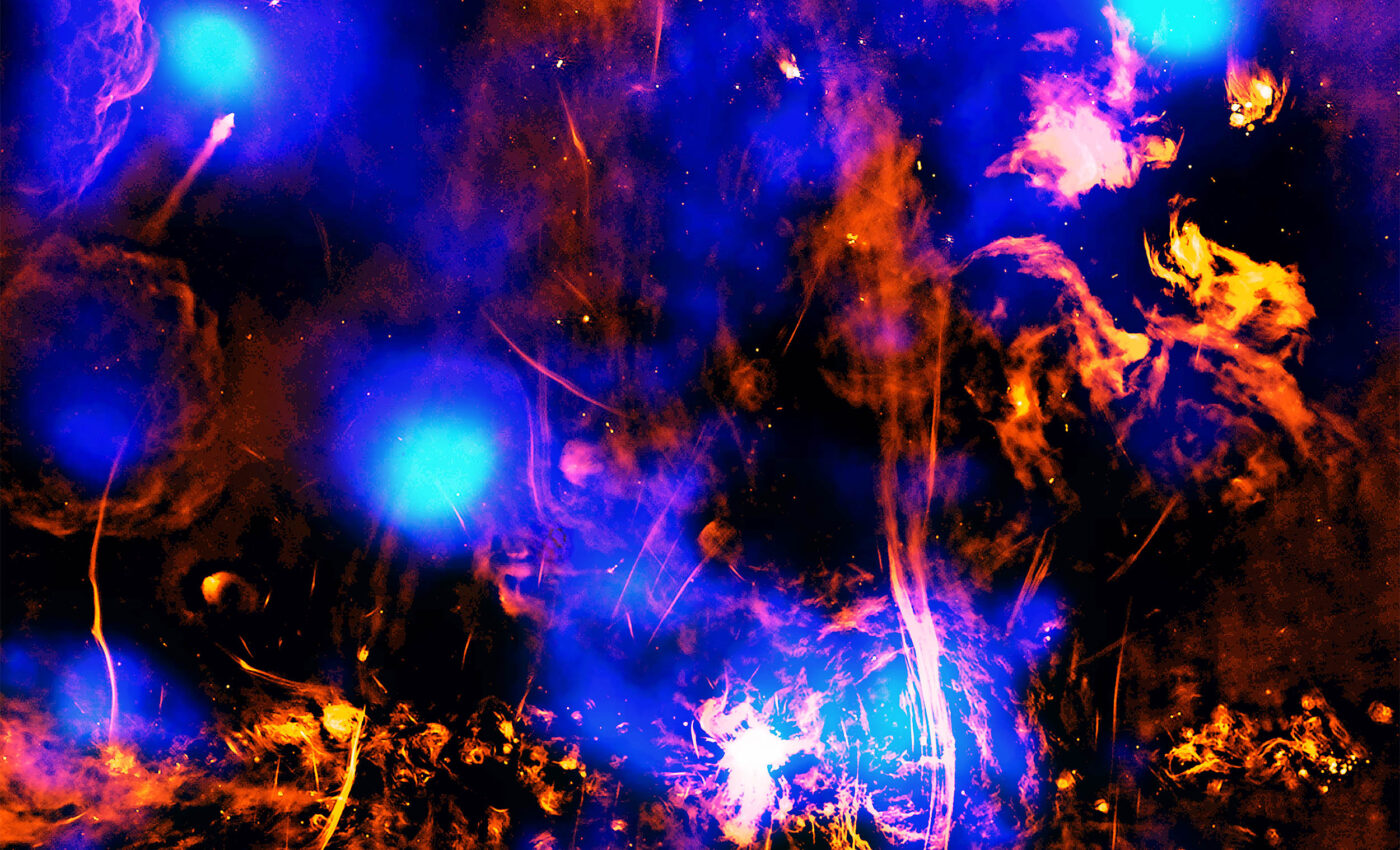 Cosmic 'chimney' found in the heart of our Milky Way galaxy