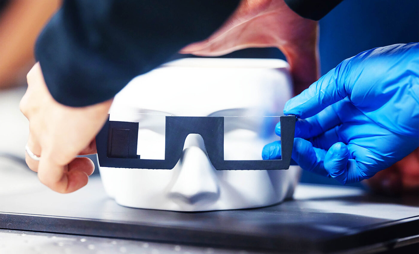 New AR glasses offer immersive 3D hologram experience