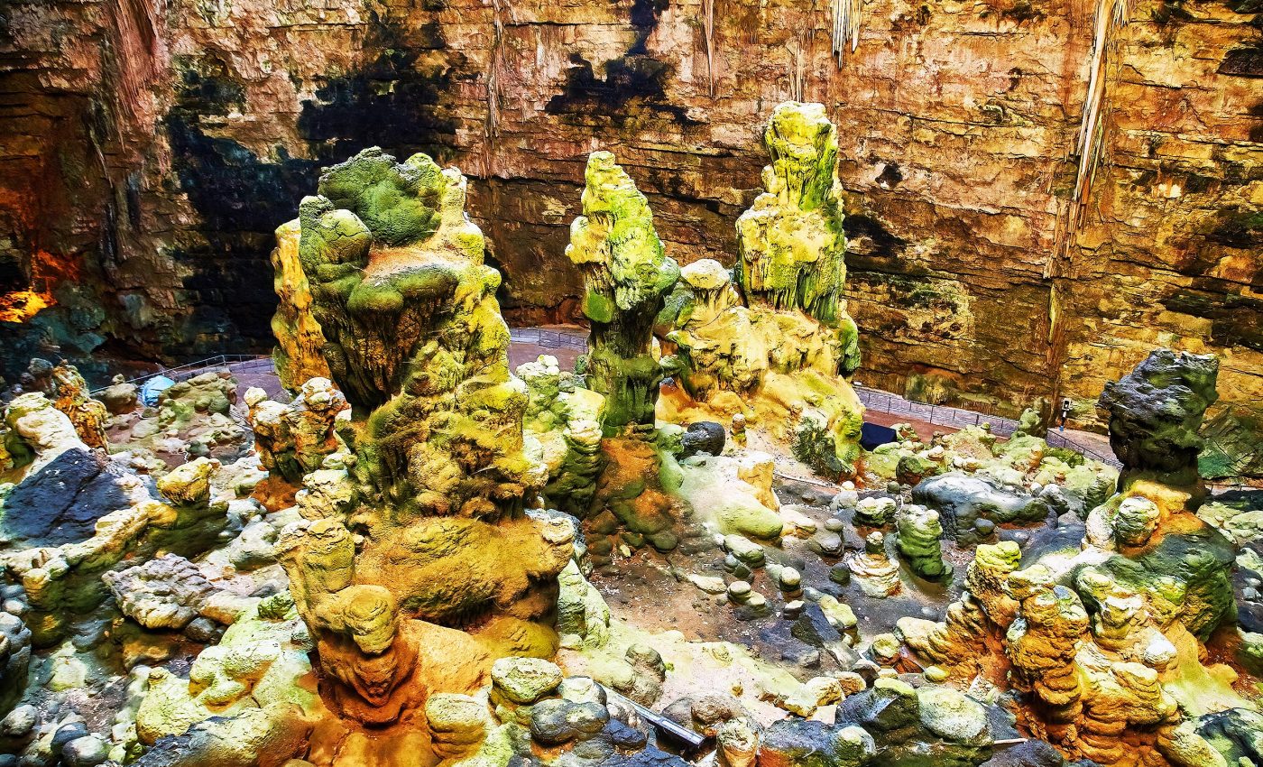 Prehistoric Homo sapiens' stone tools preserved in volcanic ash