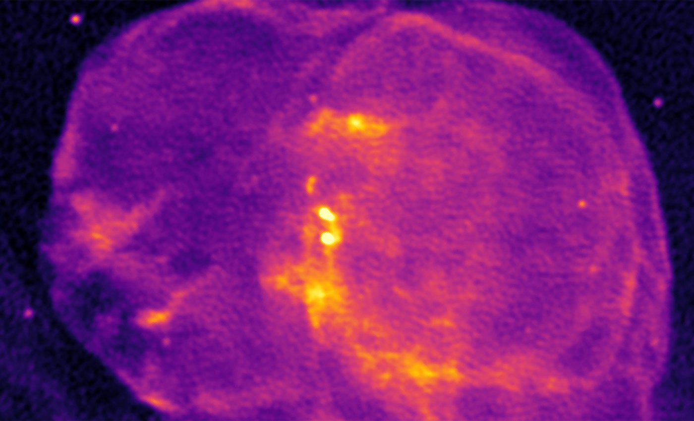 Extraordinary garden-sprinkler-shaped jet found in distant neutron star