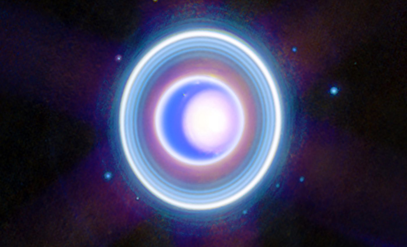 Moon named "Miranda" orbiting Uranus seems to have an ocean and possibly life