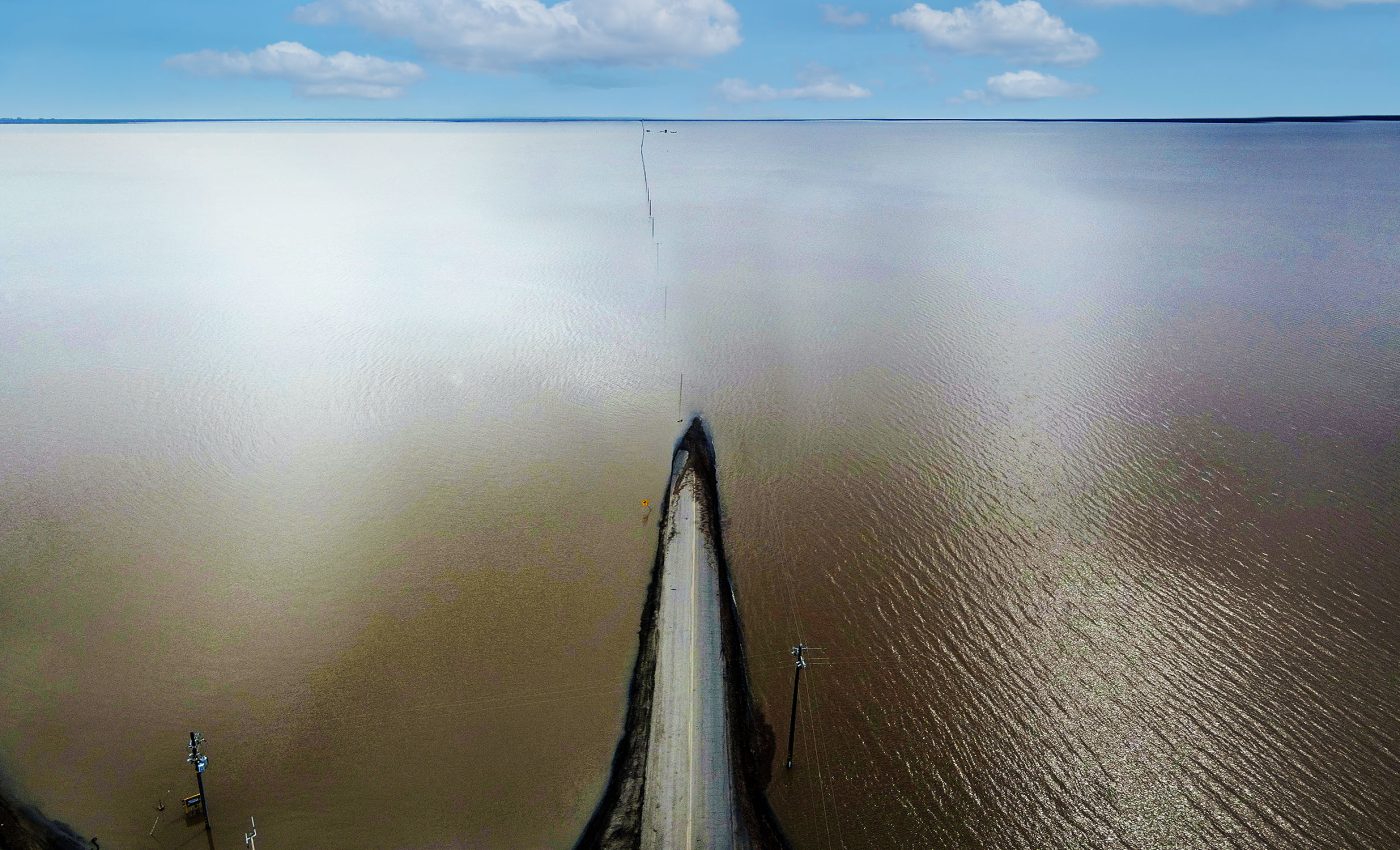Ghost lake returns after 130 years and buries 94,000 acres of farmland