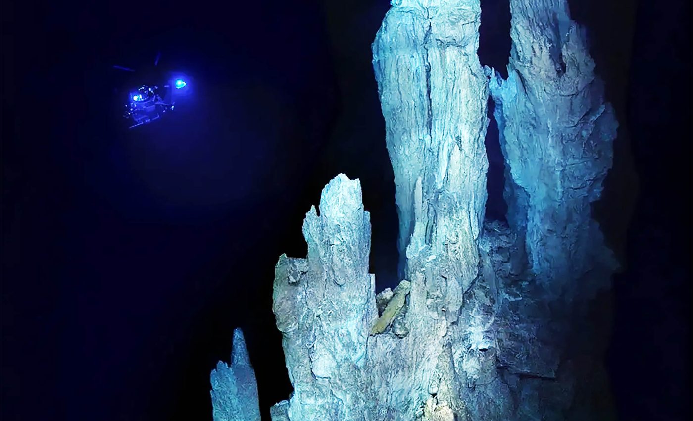 'Lost City' reveals chemical pathways that could explain the origin of life