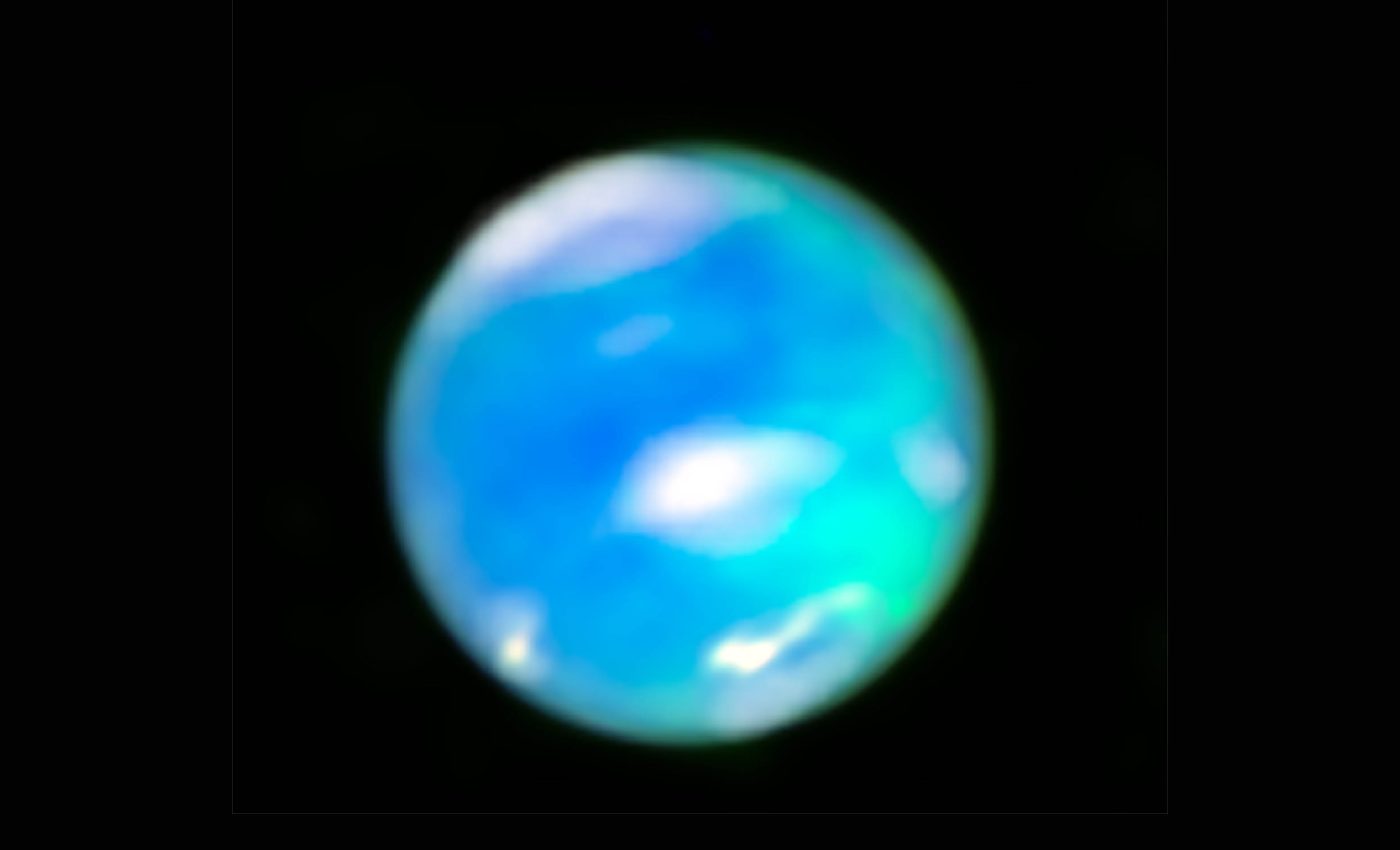 Auroras on Neptune seen for the first time, thanks to the Webb Telescope