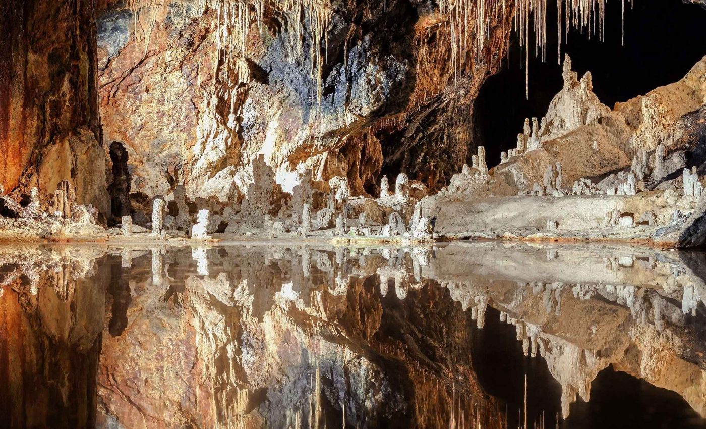 Explorers confirm the existence of an underground lake capable of filling three and a half Olympic swimming pools
