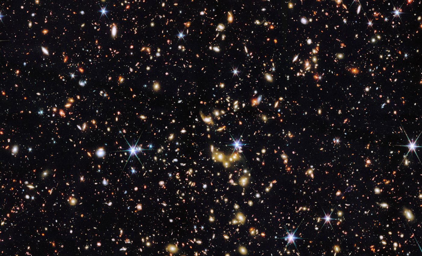 Thousands of galaxies captured in a single photograph by the Webb telescope