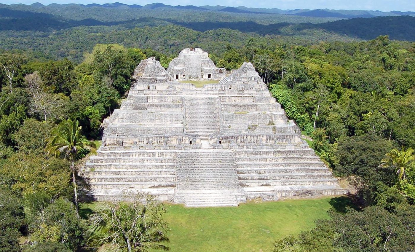 First king of Caracol's tomb has been discovered, one of the most powerful Maya cities