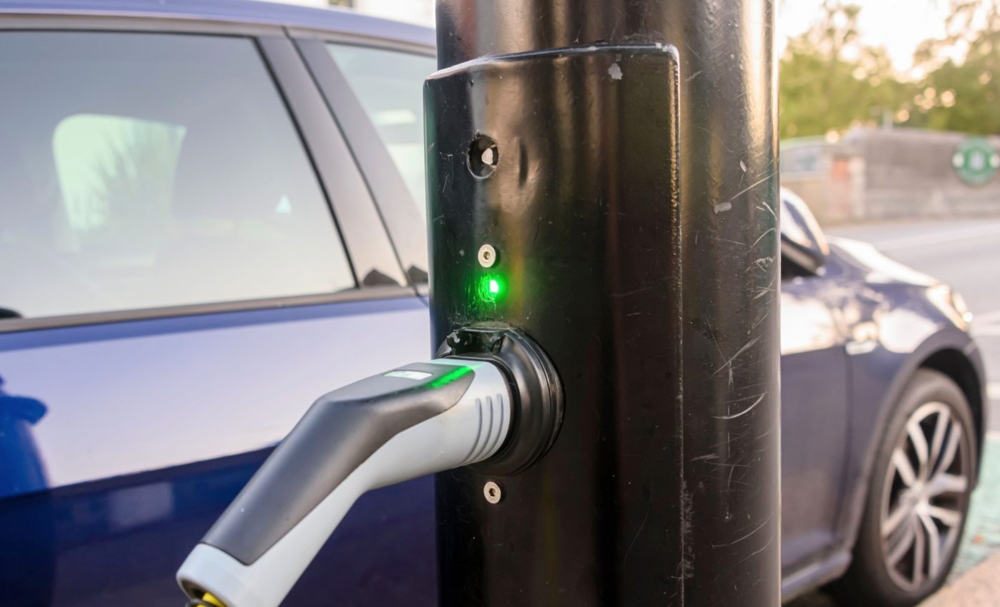 Streetlights could power the future of electric vehicle charging