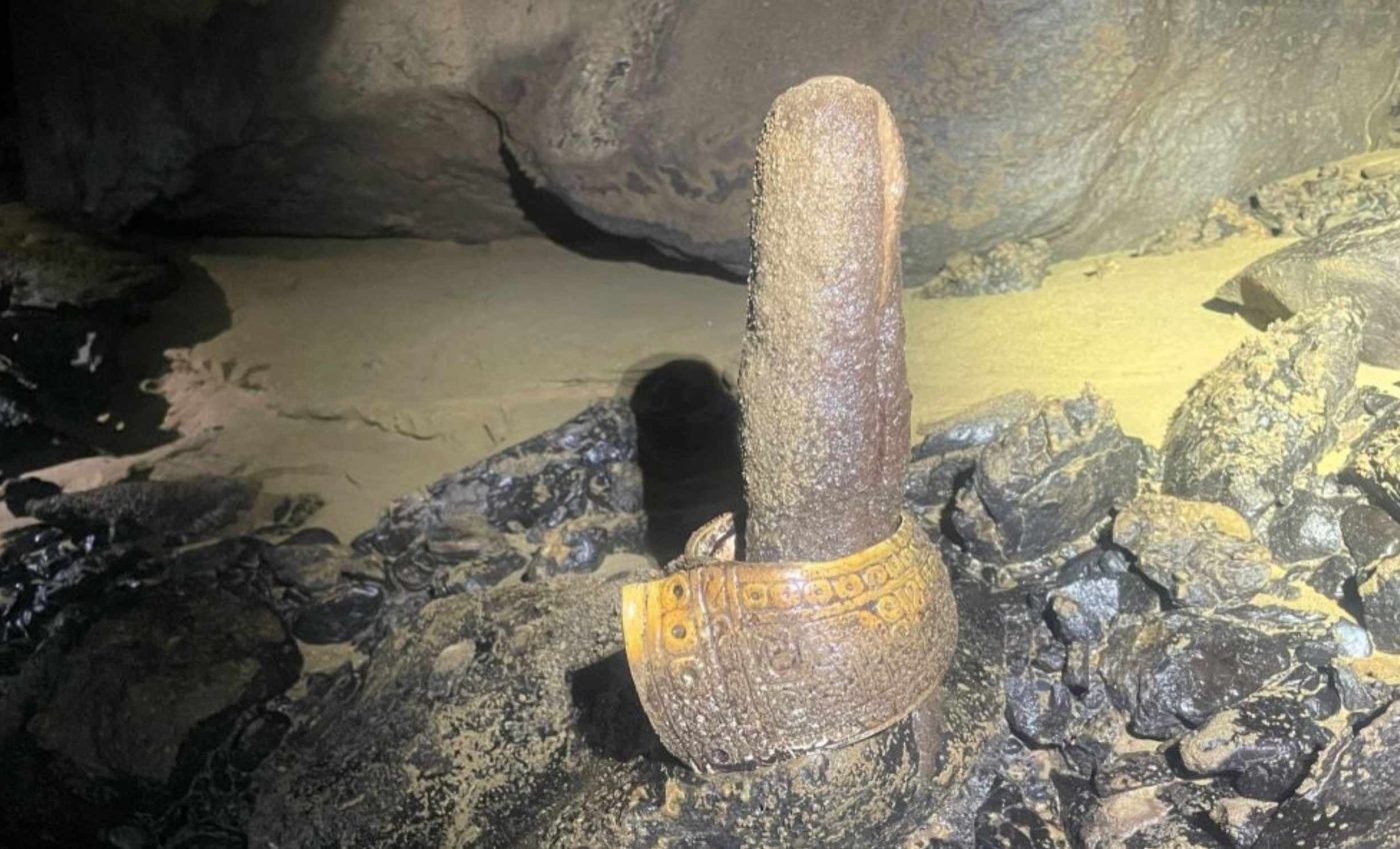 What appeared to be trash in a cave turns out to be a fertility altar