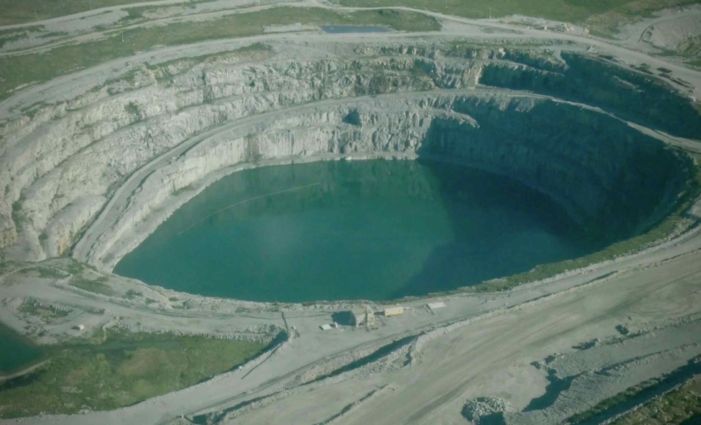 Scientists discover the substance that brings diamonds 93 miles up to Earth's surface